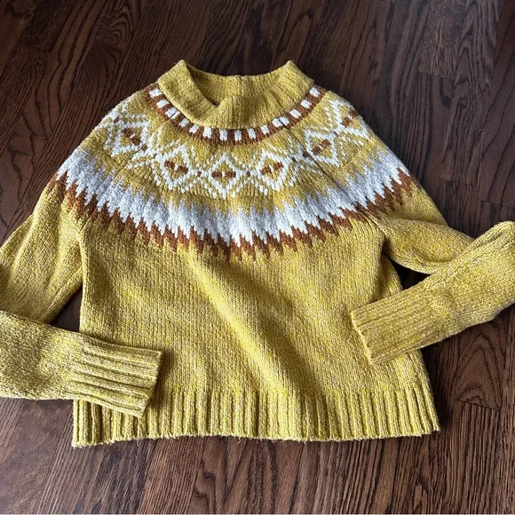 American Eagle Outfitters Yellow Fair Isle Cozy Knit Sweater - Picture 2 of 13